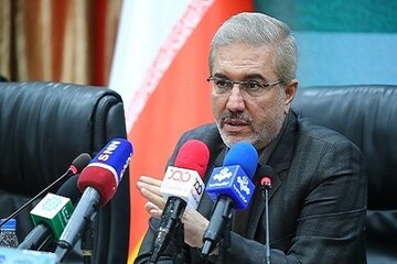 رئیس سازمان برنامه می خواهد با وعده هاش به چشم امید سرمه بکشد، اما آن را کور می کند